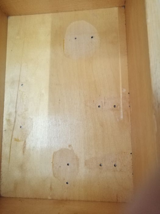 Масивна дървена кутия