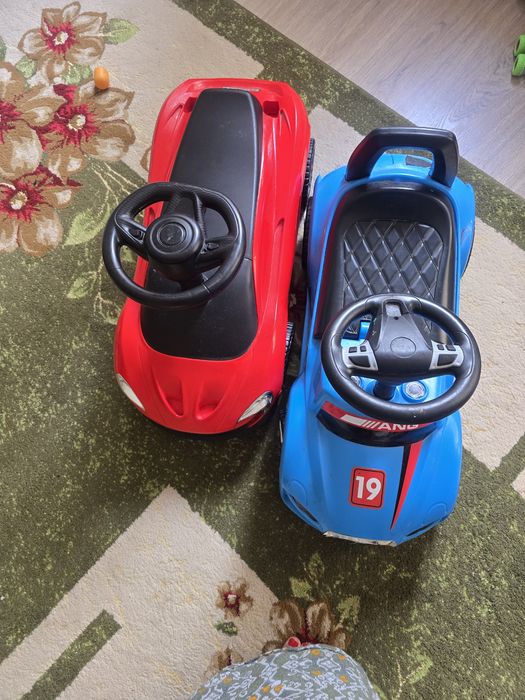 Продам две машинки толокар