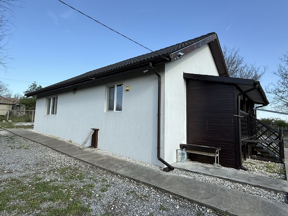 Дава се под наем Къща в с. Ново Ботево, Област Добрич - 111 кв.м за 550 € - Снимка #17