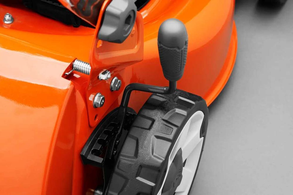 Gazonakasilka  Maysa O‘rish Mashina Husqvarna LC 141C газонокосилка