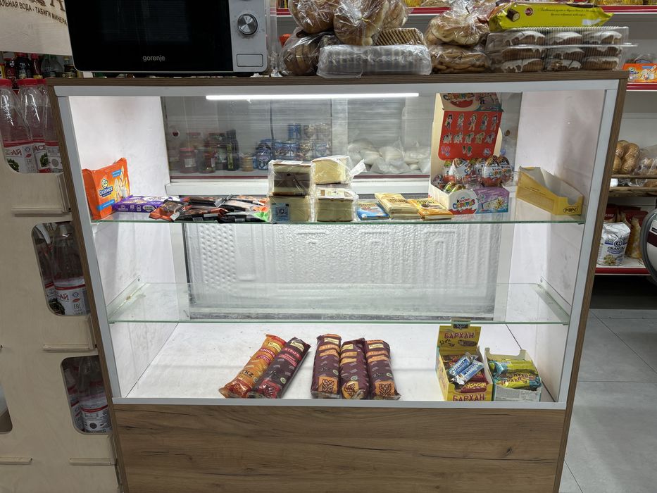 Витрина Холодильная  для кофейни