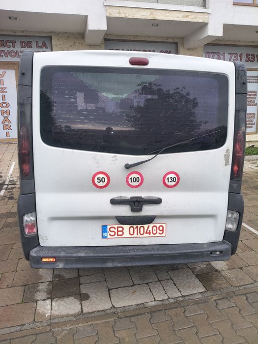 Vând Renault Trafic