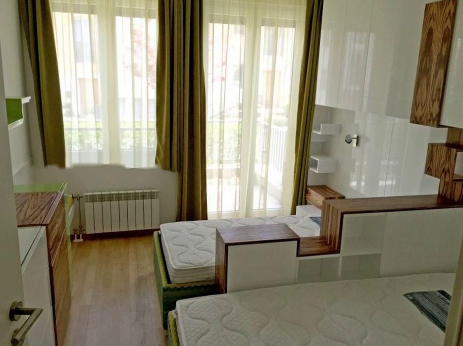 Четиристаен апартамент в ж.к. Малинова долина.