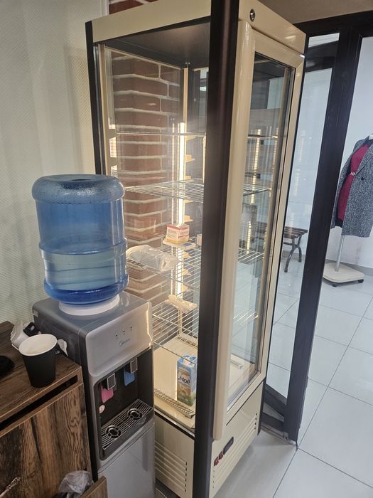 Кондитерский холодильник