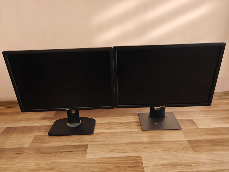 Професионални монитори DELL U2412M 24 Инча 2 броя