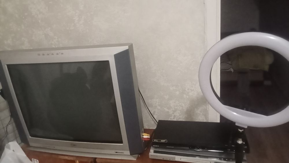 Продам телевизор