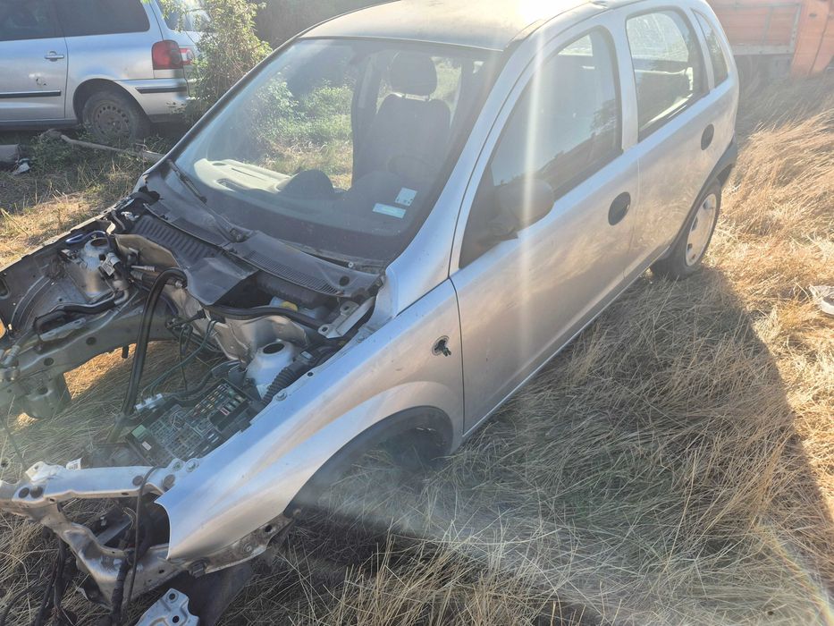 Opel corsa На части