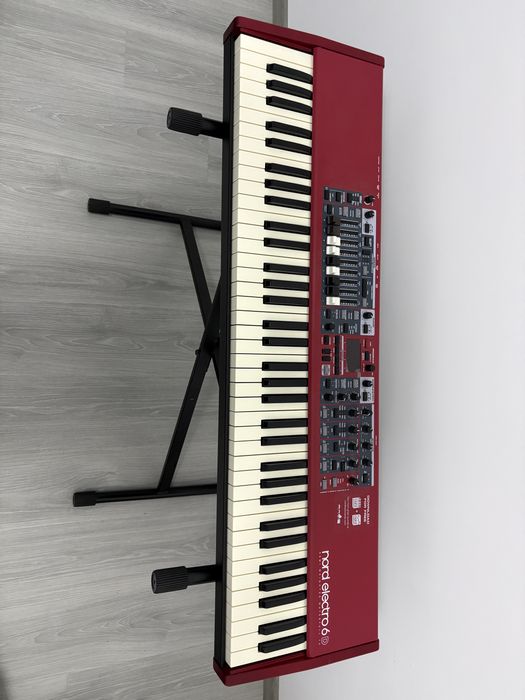 Nord Electro 6D 73 clape + Case Original Nord