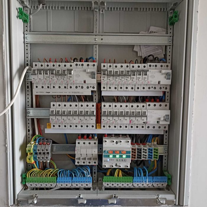 electrician ofer servicii de montare, reparitie, mentenanta (preturi in descriere)
