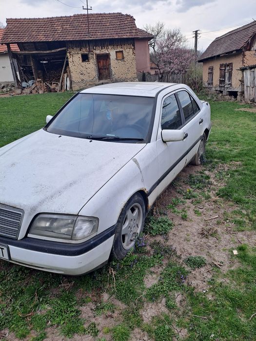 Vând Mercedes! Mai multe detalii la telefon!