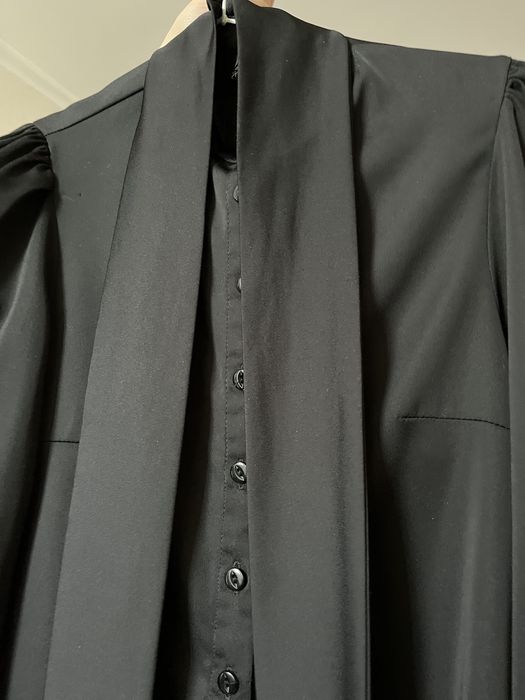 Черная блузка с бантом