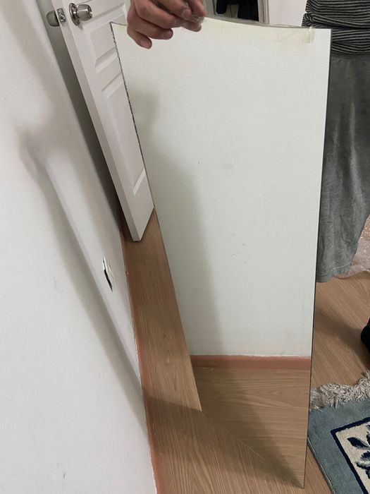 Продам зеркало сломанное