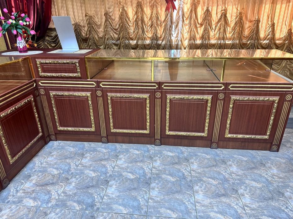 Витрины, торговое оборудование