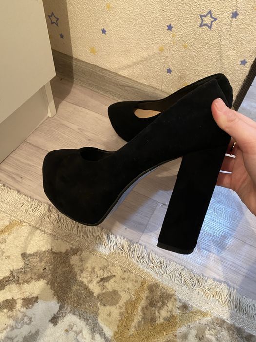 Каблук новый черный цвет