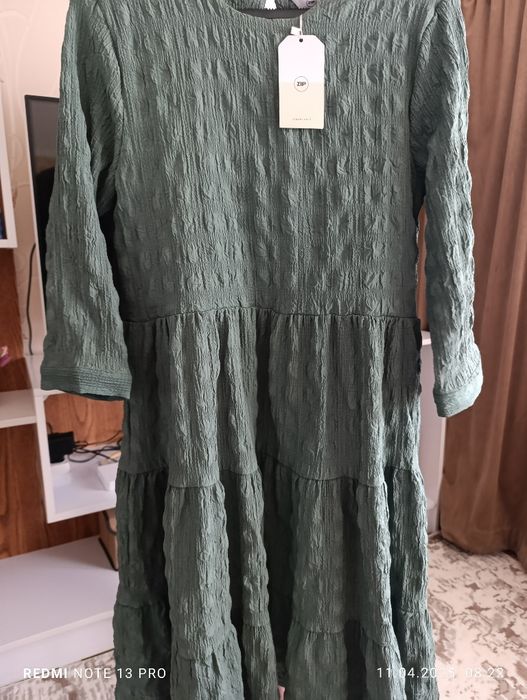 Новая платья цвет  хаки