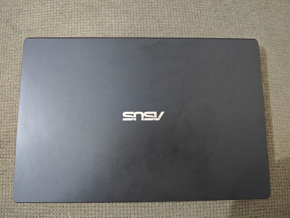 Vand Laptop ASUS ca nou folosit de 10 ori