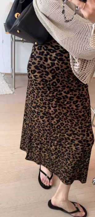 Ayollar uchun tiger yubka