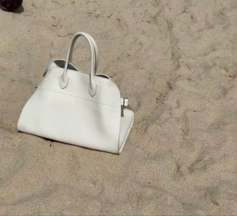 The row 12 чанта