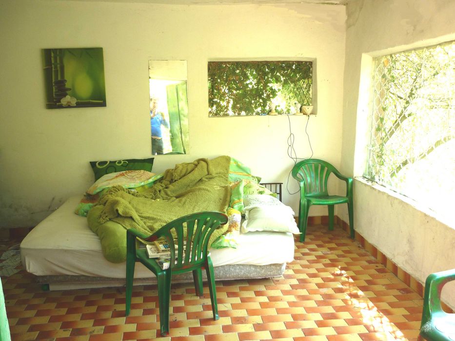 Продавам малка вила