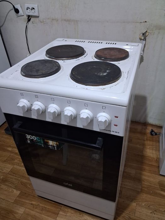 Продаю Электрическую плиту