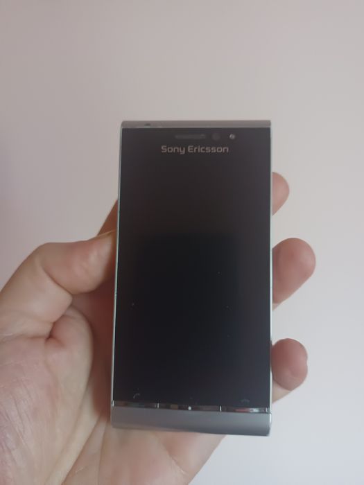 Sony Ericsson Ui T impecabil