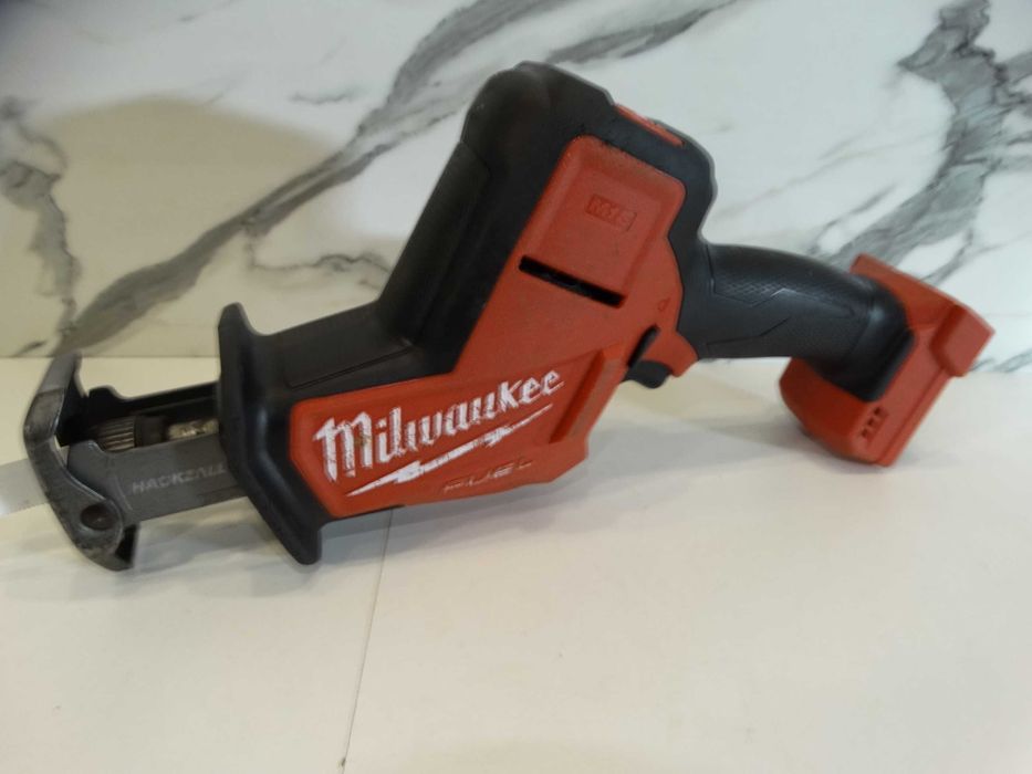 Milwaukee M18 FHZ - Компактен саблен трион