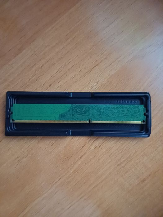 2×4 ddr 3 1600mhs  kingstone