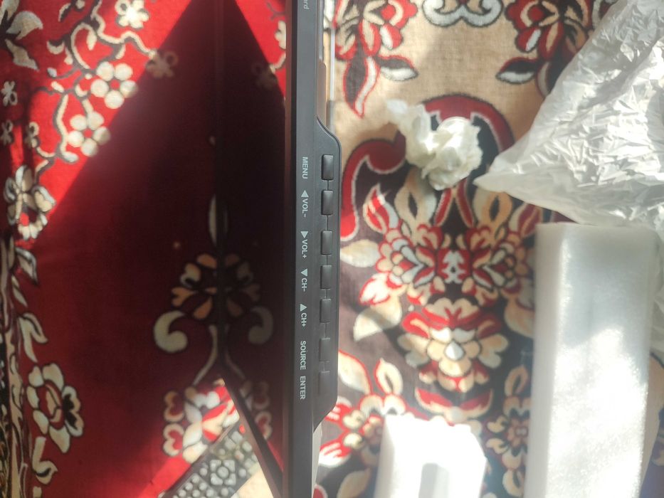 Продава се преносимо телевизорче