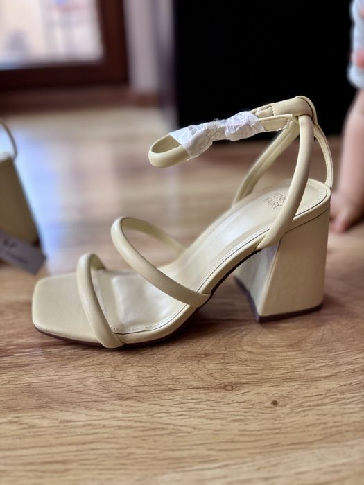 Сандали на ток Jenny Fairy