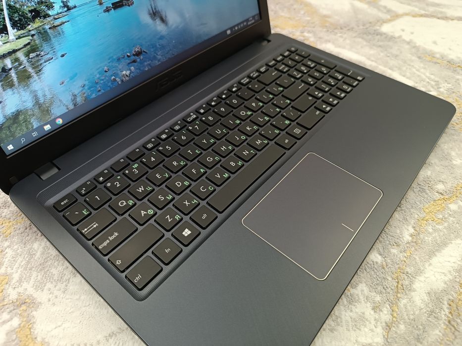 Ноутбук ASUS i7-8thGen SSD 512Гб.