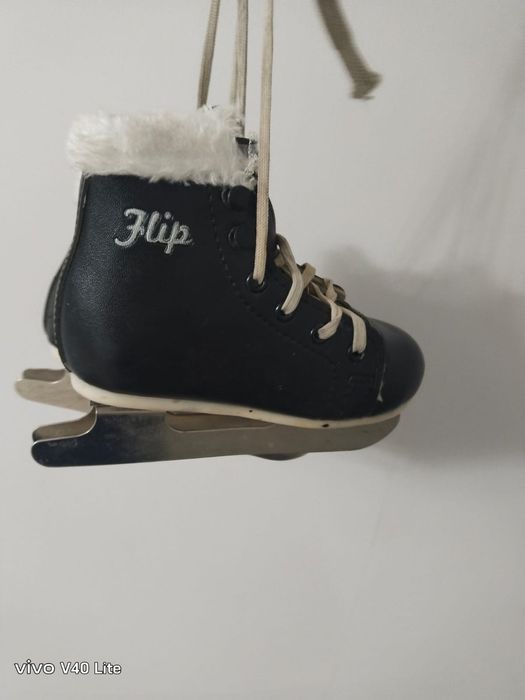 Продам детский коньки