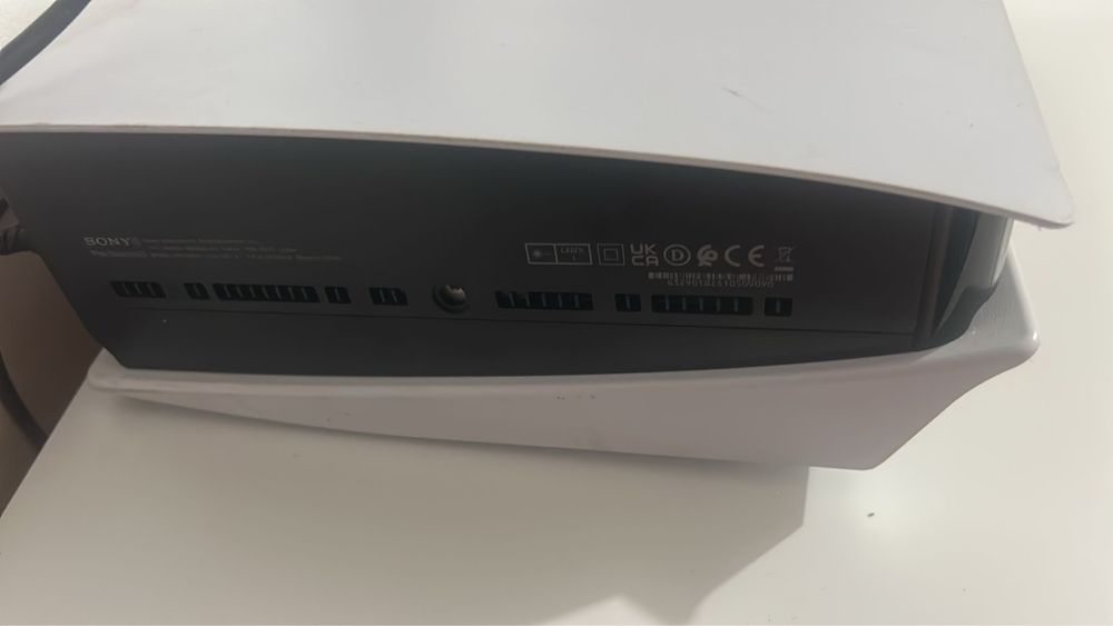 Ps 5 825gb.