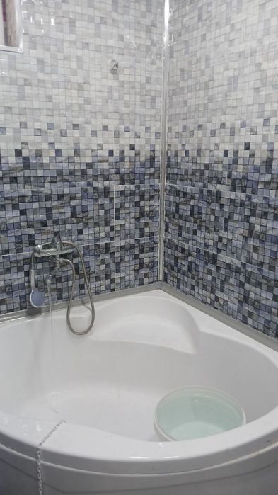 2 х комнатную квартиру. 1/2. Не торец .балкон 2*6. Новый евро ремонт