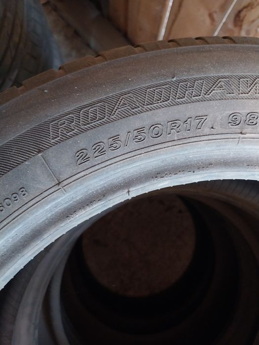 Vând 4 anvelope de vara 225 50 17