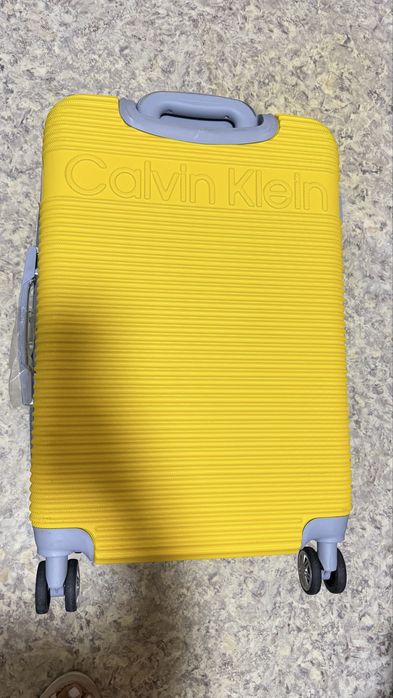 Продам чемоданы!