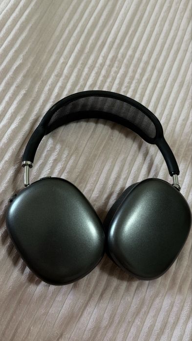 Iphone 11, 128 гб + AirPods Max