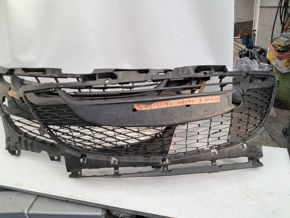 Централна решетка грил Mazda 3 2009/2017г