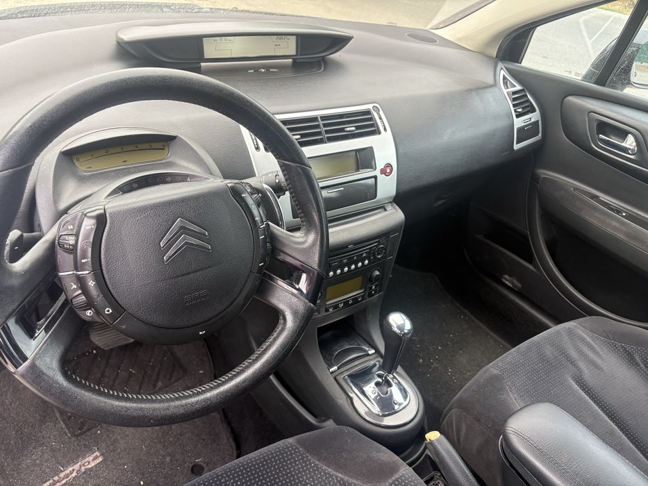 Dezmembrez citroen c4