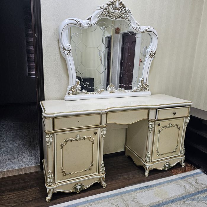 Mebel spalniy garnitur