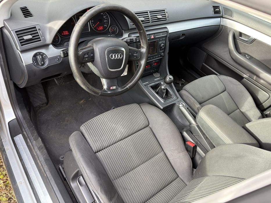 Audi a4 170cp S line / navi