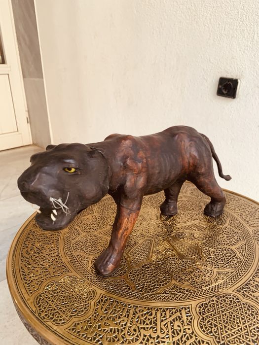 Винтидж кожена фигура от средата на 20 век