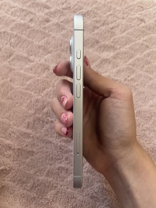 Iphone 17 alb încă în garanție