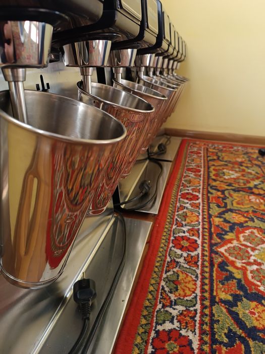 Продам Американский профессиональный коктейльный  аппарат  Hamilton be