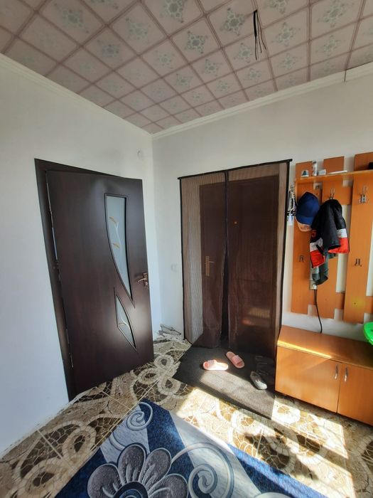 Үй сатылады. Жері 10 соттық.