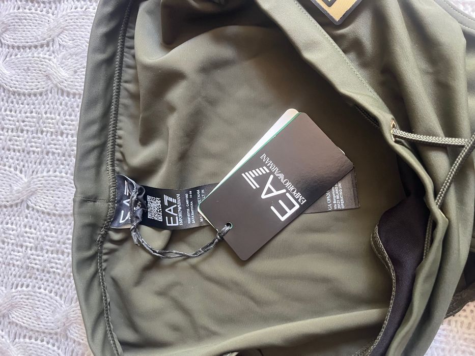 Плавки Armani новые с биркой, 48 размер