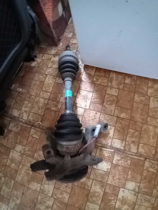 Опел Зафира на части