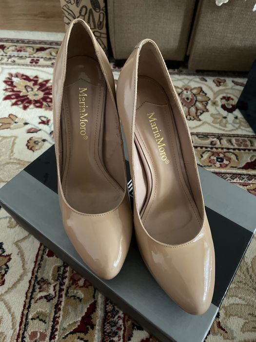 Продам туфли из лаковой кожи