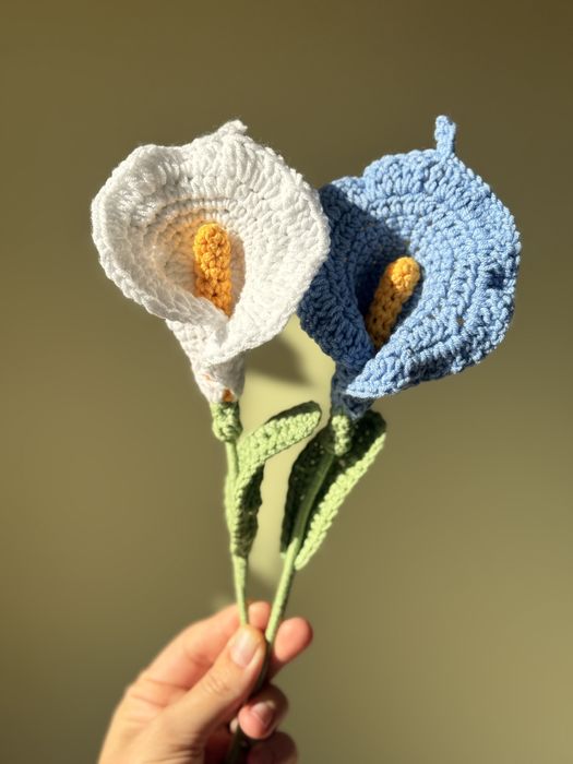 Букет от плетени цветя, подарък за празник