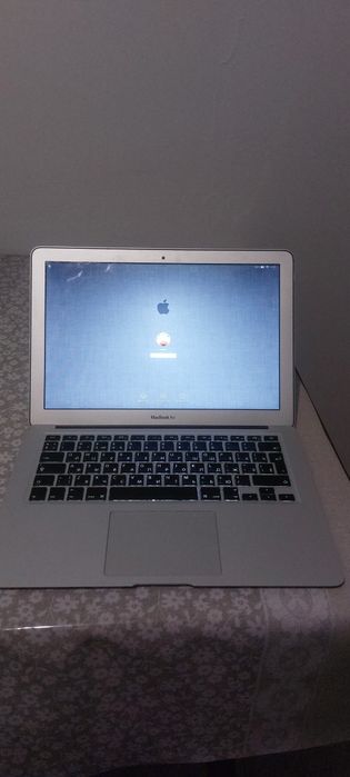 Продам MacBook Air 13 Mid 2011
