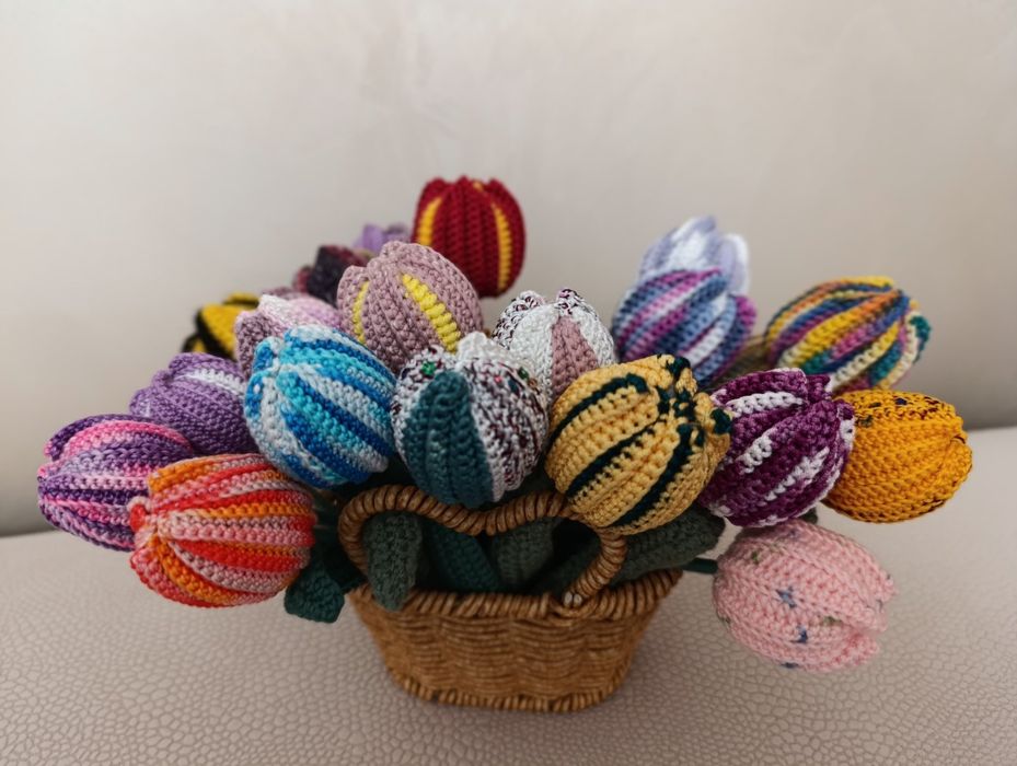 Ръчно изработено плетено цвете– Идеален подарък за 8 март